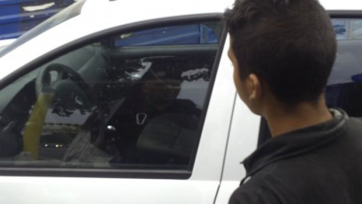 Minor prins furând din maşinile parcate în Mamaia